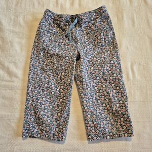 Mini Boden girls size 8 years tiny flower capri pants, zipper, snap drawstring